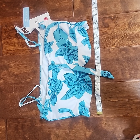 NWT (partially) Cupshe ruffle 3 piece swim set - Picture 3 of 8